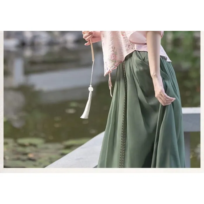 Elbow-Sleeve V-Neck Floral Print Top / High Rise Plain Midi A-Line Skirt