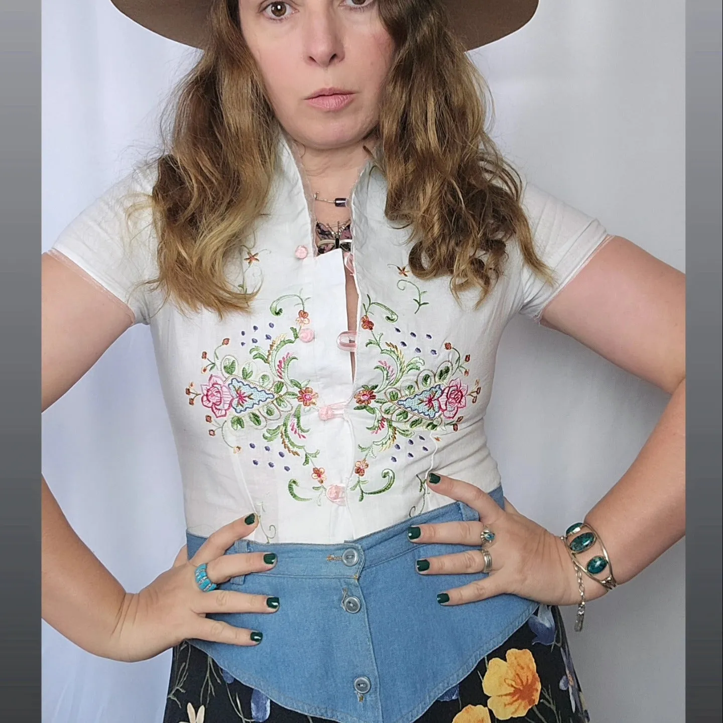 Hand-Embroidered Cotton Blouse – Size 8