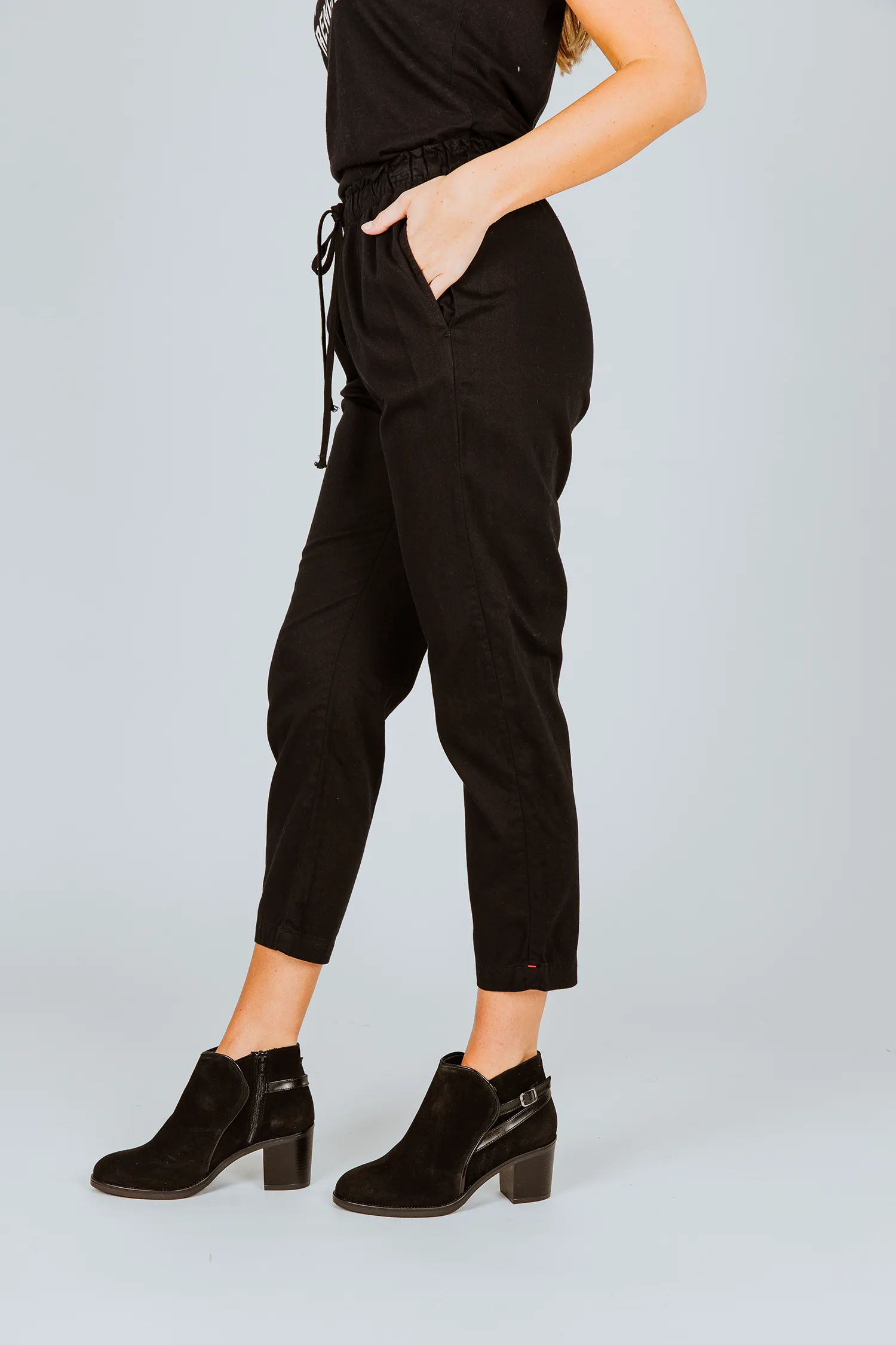 Xirena Rex Pant in Black